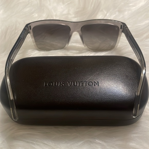 Louis Vuitton Sunglasses - Picture 3 of 10